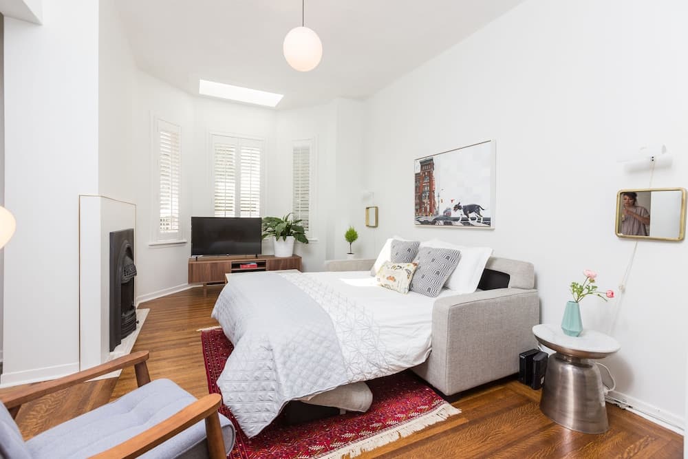 Applewood Suites - Queen West