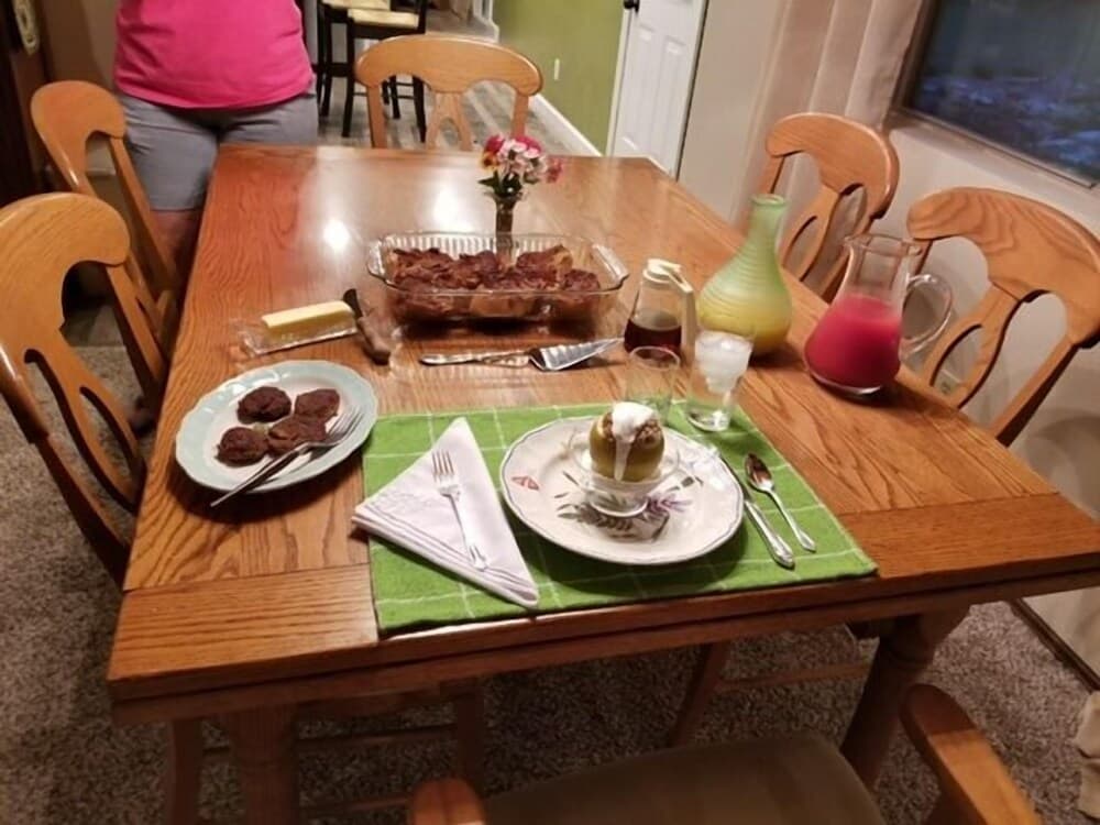 Sisters on Sycamore Bed & Breakfast