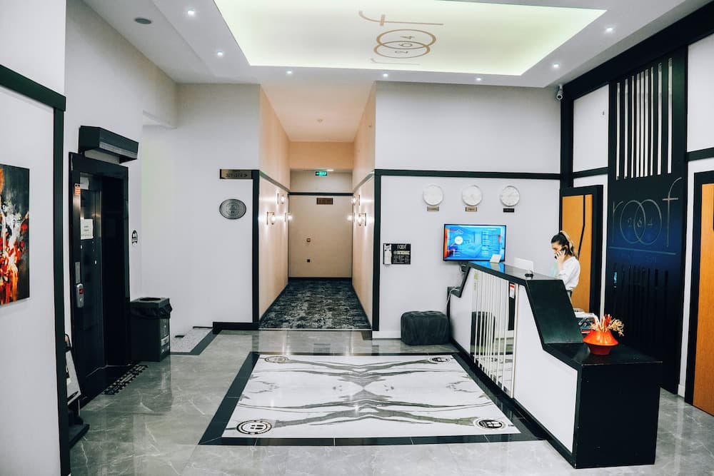 Roof 264 Hotel and Suites