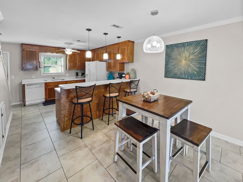 Casa Sunshine - 2 Br townhouse by RedAwning