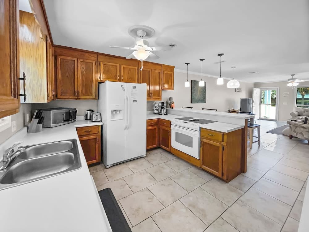 Casa Sunshine - 2 Br townhouse by RedAwning