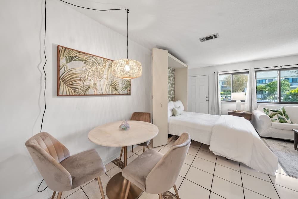 Hidden Beach Villas - 111 - Studio villa by RedAwning