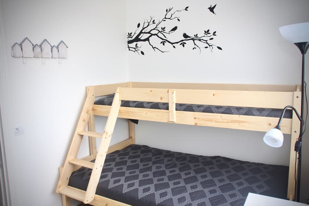 Lynghagi House - Lava Water