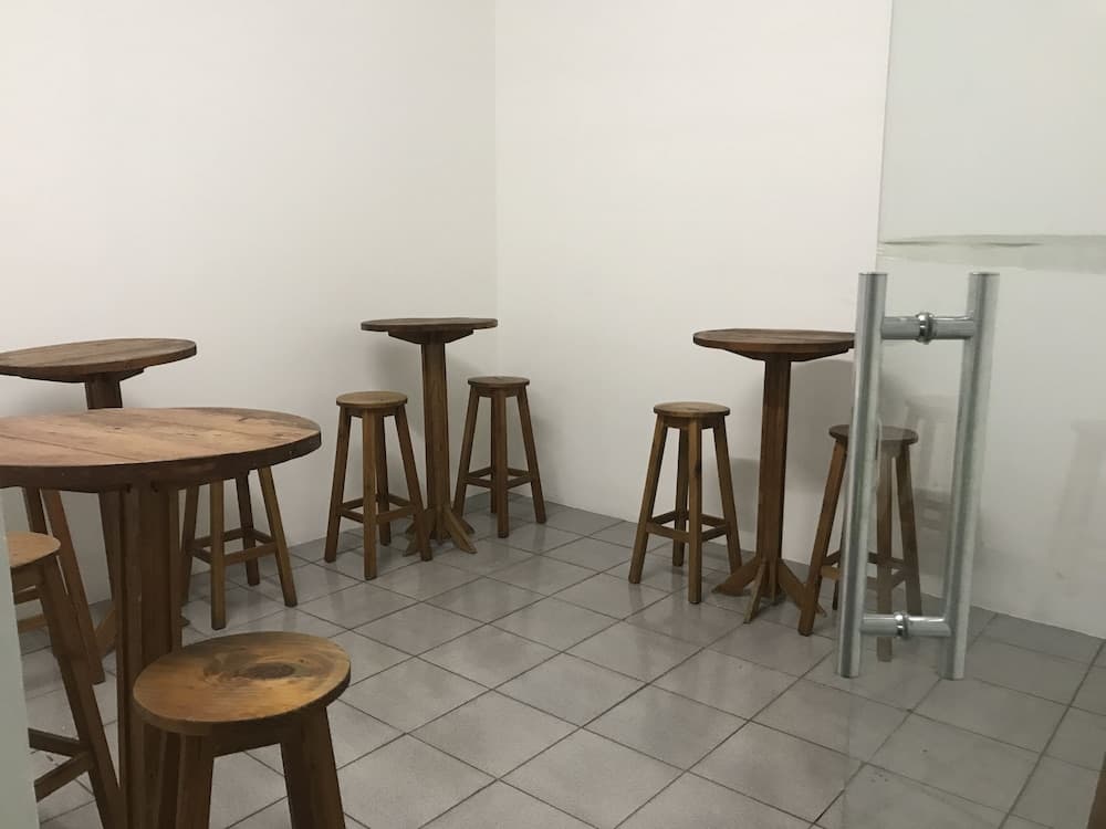 Wally's House Hostel