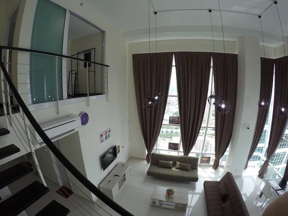 Summertime Maritime Suite 2