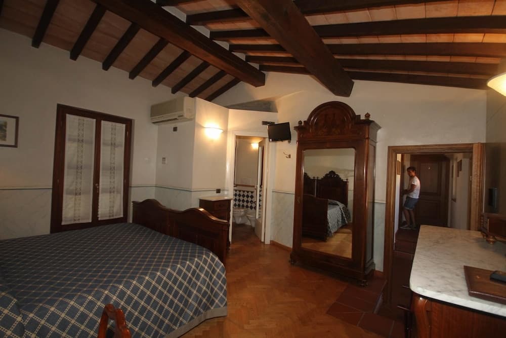 Albergo Ristorante La Pietra