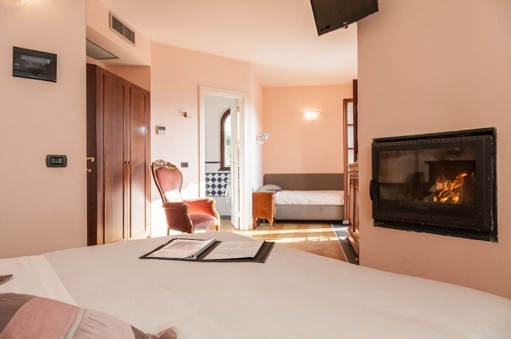 Albergo Ristorante La Pietra