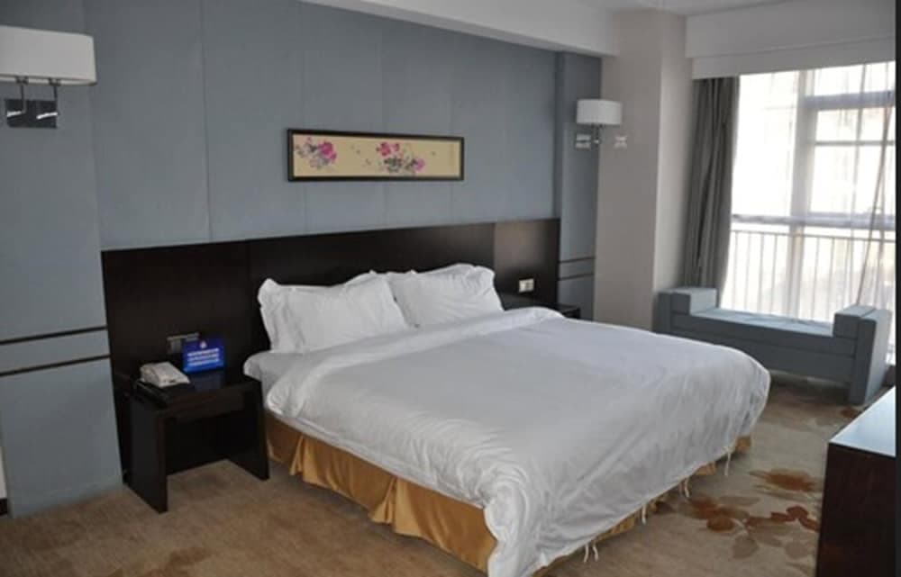 Joyful Rose International Hotel