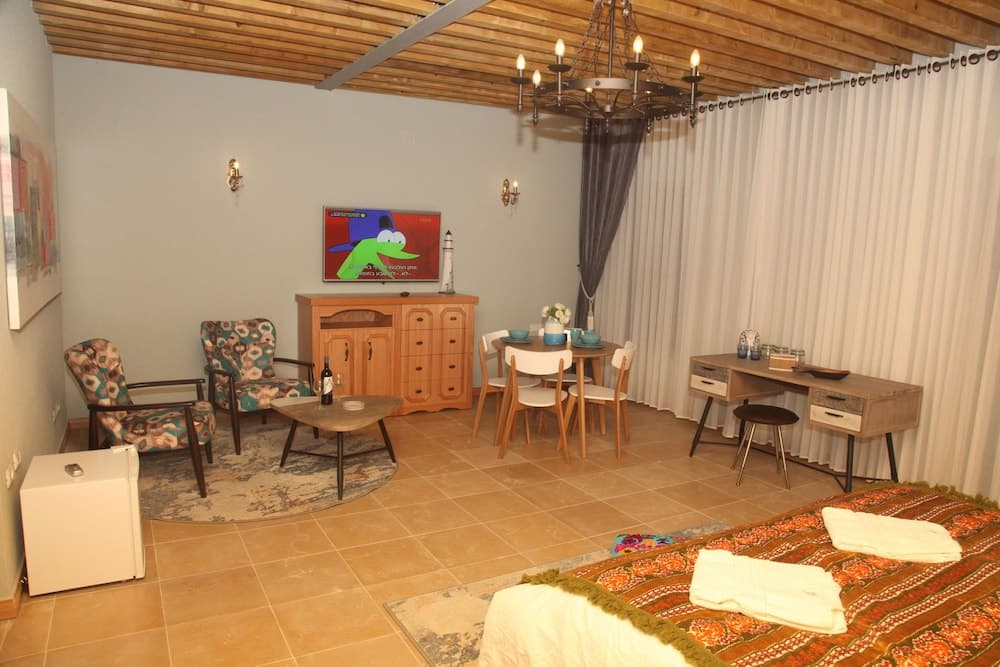 Zarqa Luxury Suites - Couples Only