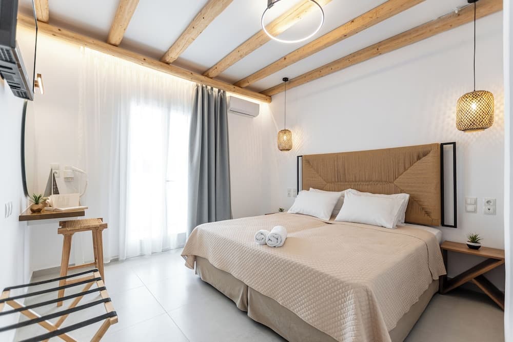 Birikos Hotel & Suites