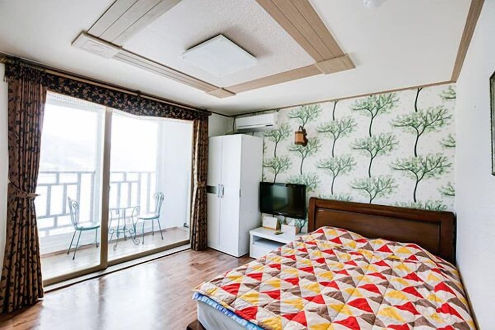 Geojedo Hana Pension