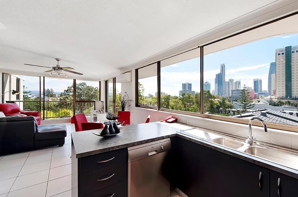 Holiday Resort Apts in Surfers Paradise