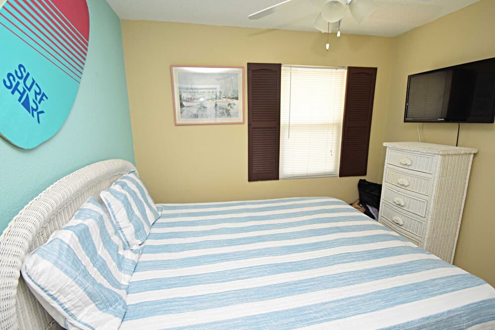 Sunrise Ge 101 2 Bedroom Condo by RedAwning