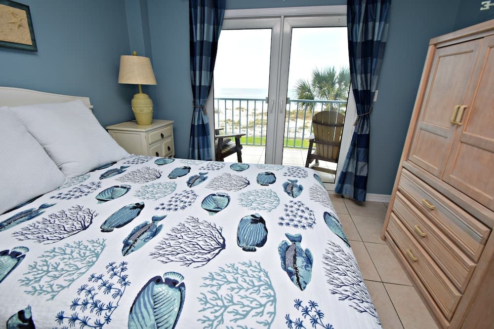 Surf Side Shores 2201 3 Bedroom Condo by RedAwning