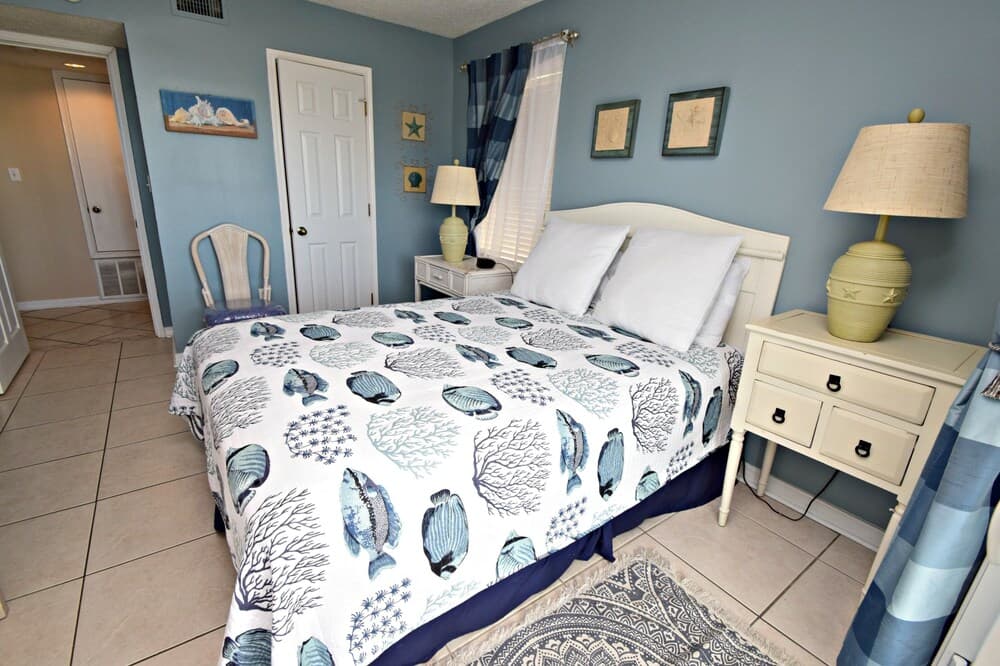 Surf Side Shores 2201 3 Bedroom Condo by RedAwning