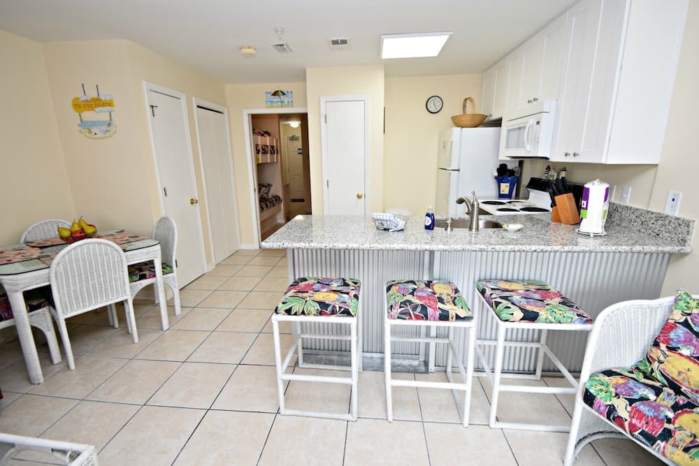 Grand Beach Resort 411 1 Bedroom Condo by RedAwning