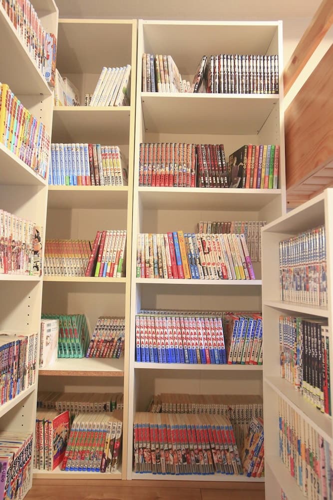 2500 Comics Room