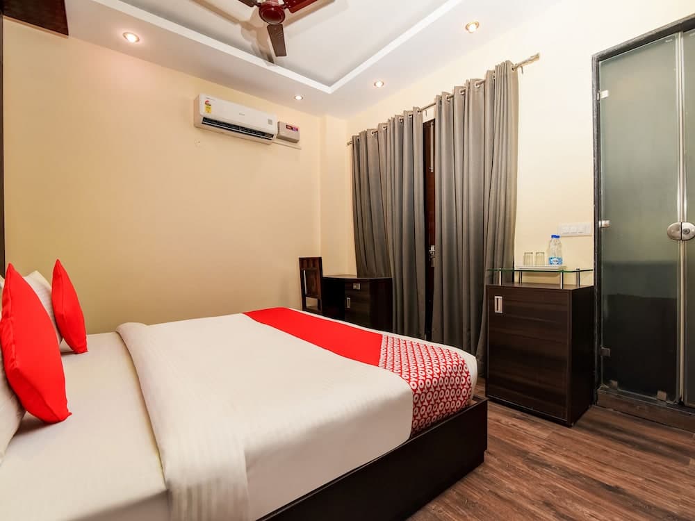 OYO Flagship 757 Blite Golf course road