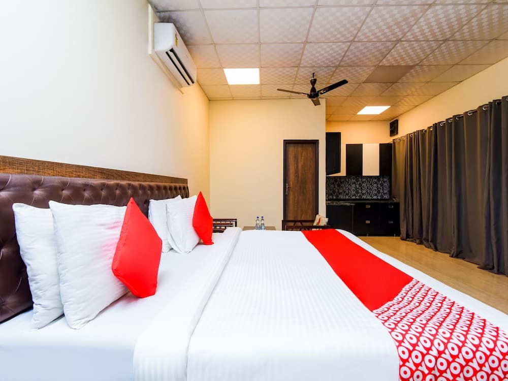 OYO Flagship 757 Blite Golf course road