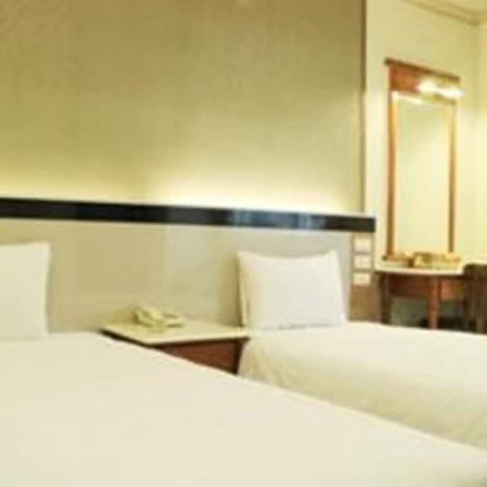 Puyisy Business Hotel