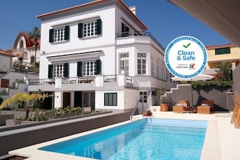 Quinta B. - Adults Only