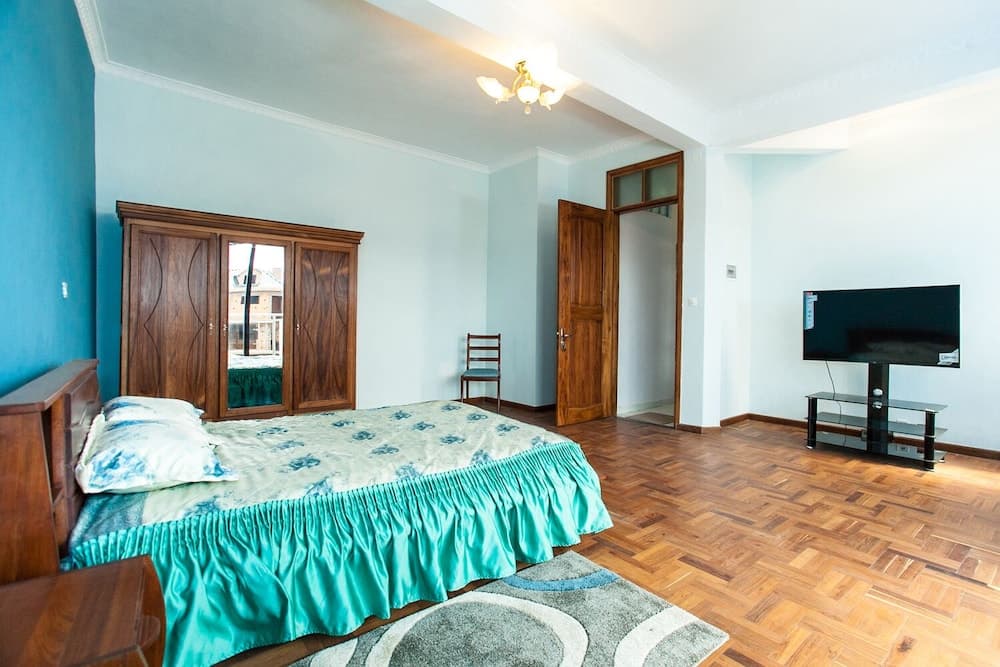 Oceanis Home & Voyages