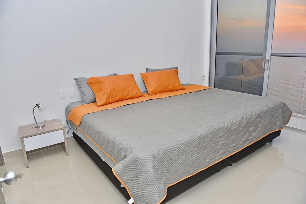 41st floor LUXURY apartment - sea view