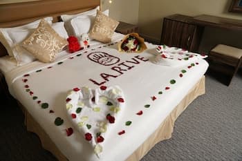 La Rive Hotels & Suites (Formerly known as Ghosn Al Banafsej)