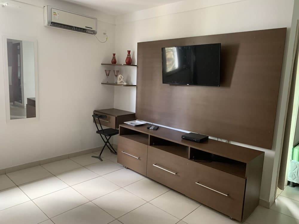 Porto das Palmeiras Hostel