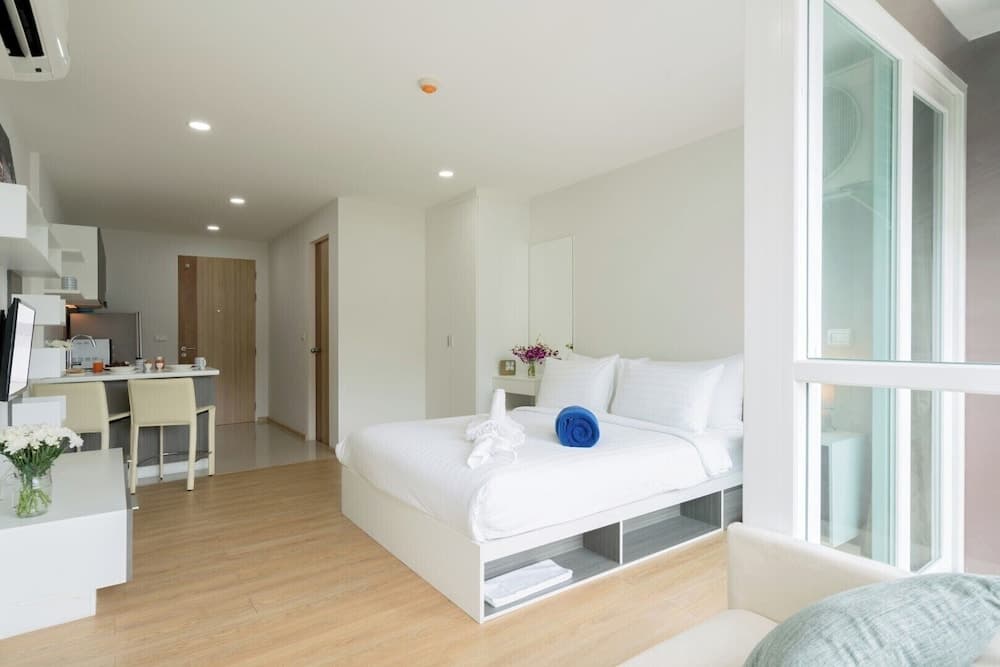 Ozone Condotel Kata by RESAVA