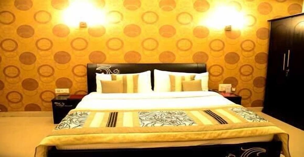 Hotel Luxmi Residency