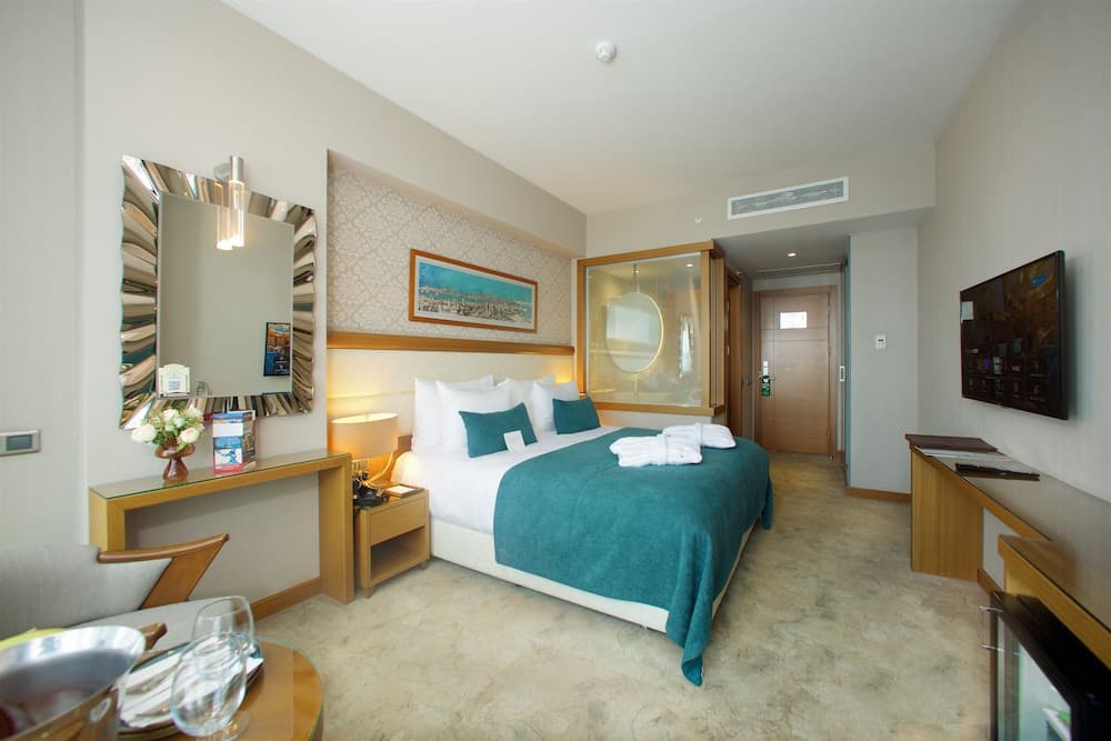 Momento Golden Horn Hotel