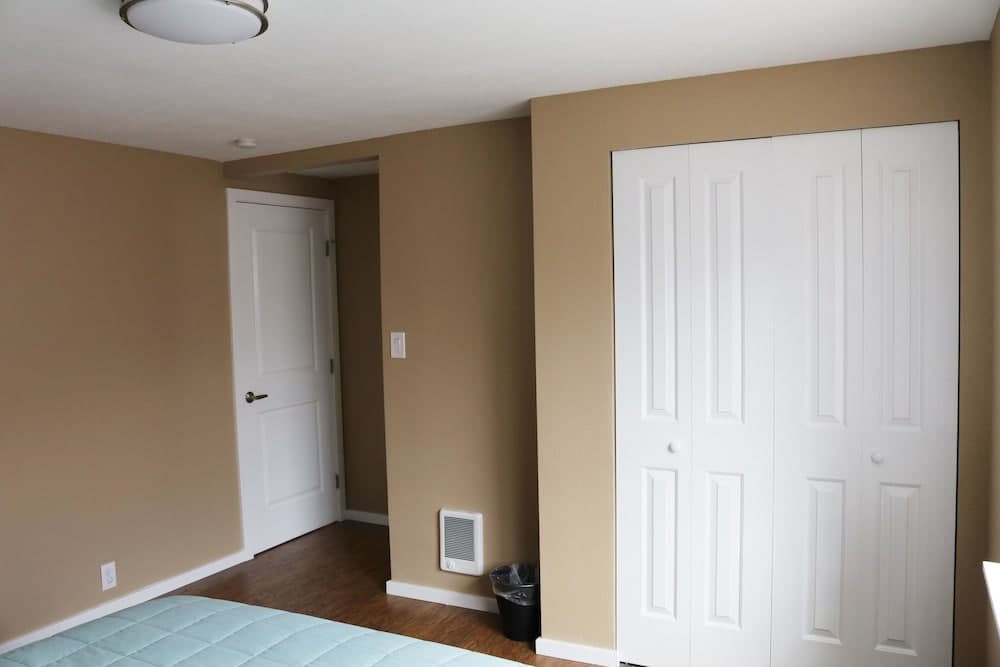 Quiet Clean and Comfortable Room