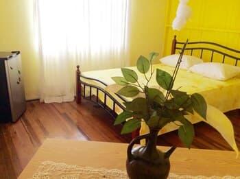 Three Bedroom Holiday Accomodation