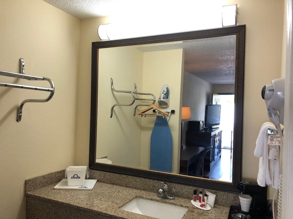 Days Inn by Wyndham King/Winston Salem Area