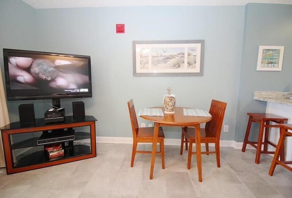 Tradewinds 1102 1 Bedroom Condo by RedAwning