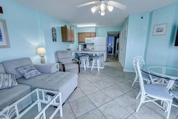 Tradewinds 708 1 Bedroom Condo by RedAwning