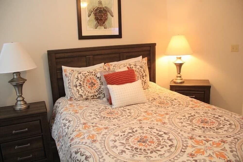 Windward Pointe 1103 3 Bedroom Condo by RedAwning