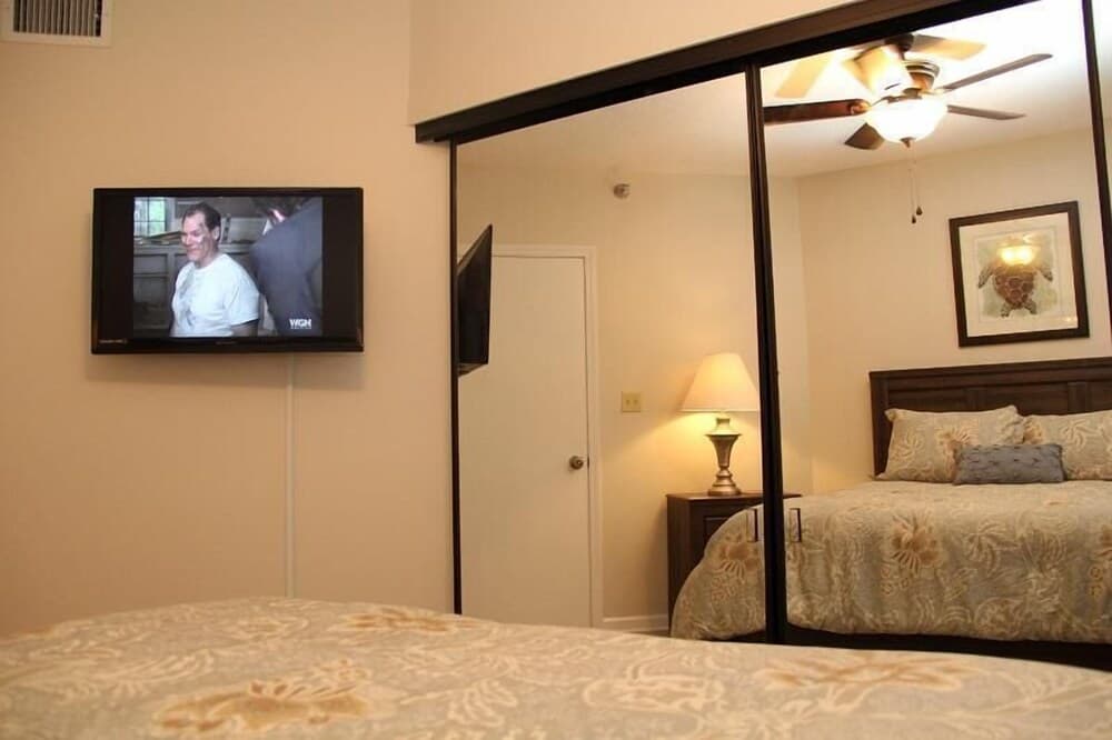 Windward Pointe 1103 3 Bedroom Condo by RedAwning