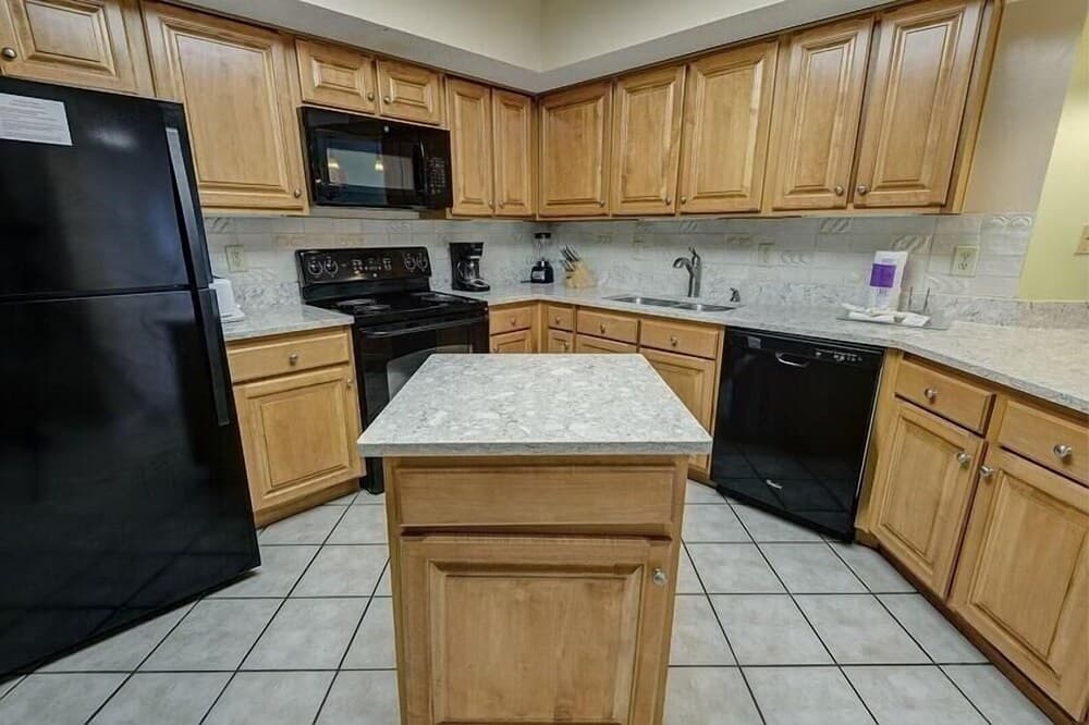 Windward Pointe 704 3 Bedroom Condo by RedAwning