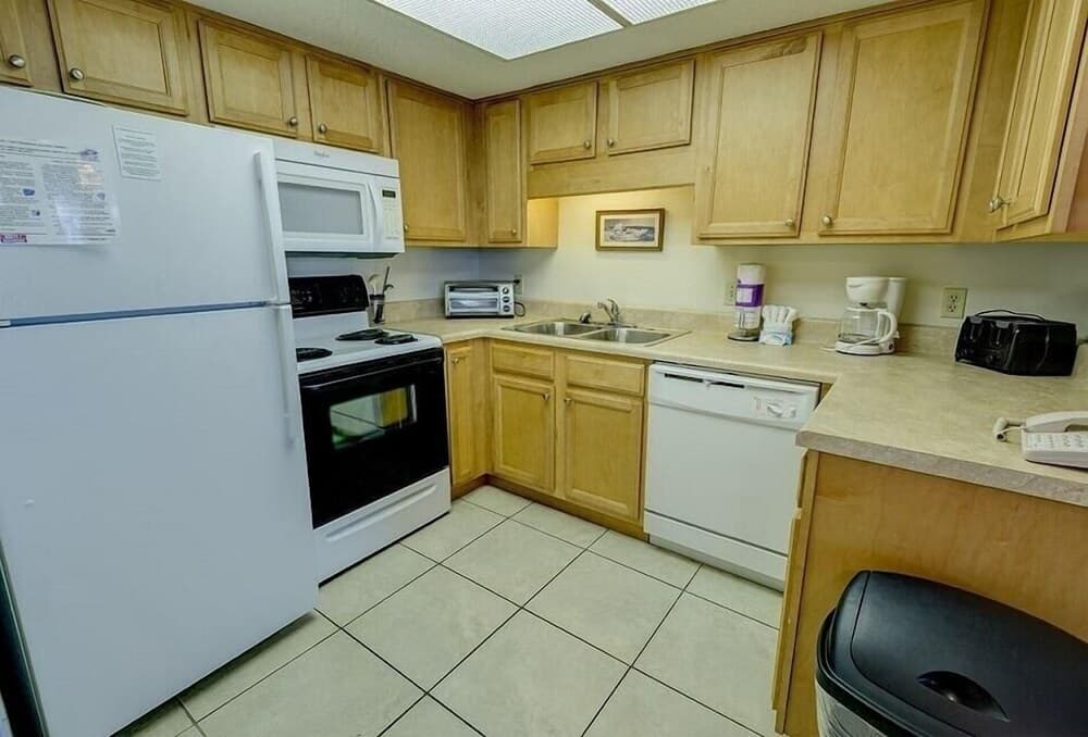 Phoenix Ii 2045 2 Bedroom Condo by RedAwning