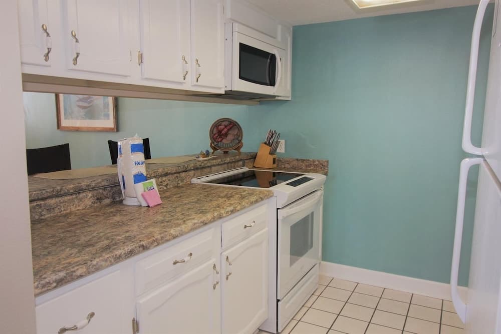 Gulf House 401 3 Bedroom Condo by RedAwning