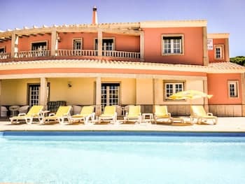 Albufeira Lounge Guesthouse Hostel