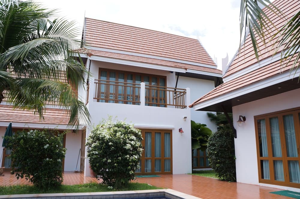 VIP Chain Resort Pool Villa