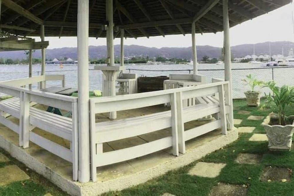 Bay Pointe Freeport Studio OLR