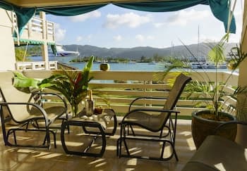 Bay Pointe Yacht Club 2BD Apartment OLR