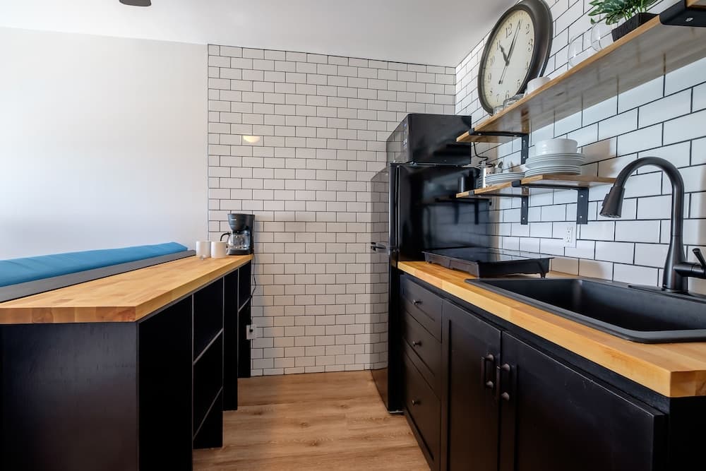 Aqua Vista Beachfront Suites