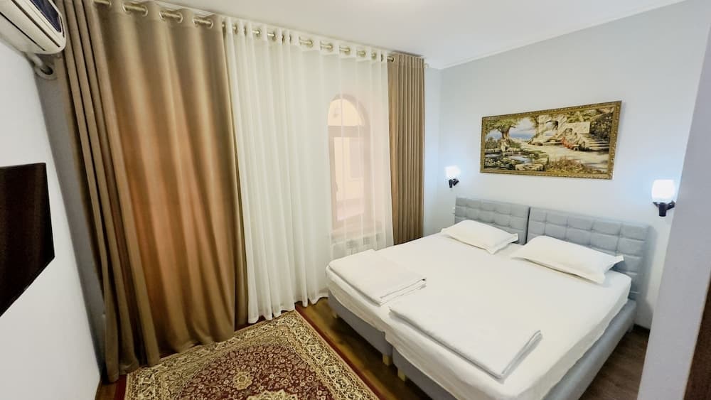 Samarkand Travel Hotel