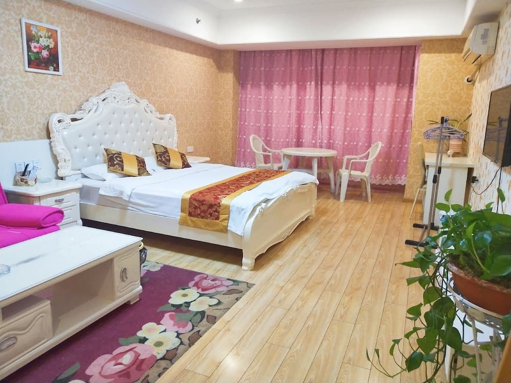 Nanjing TY Holiday Hotel