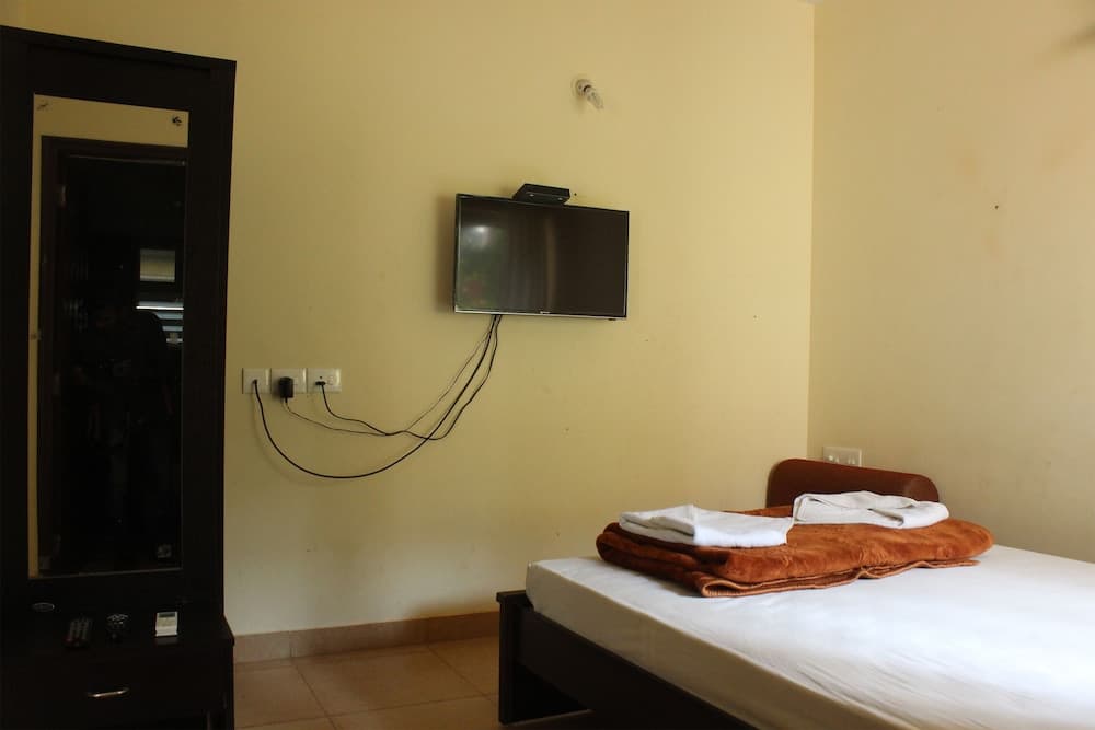 OYO Home 9166 Studio with Pool near Baga